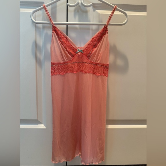La Vie En Rose Other - Elegant Peachy/Pink Lace Chemise